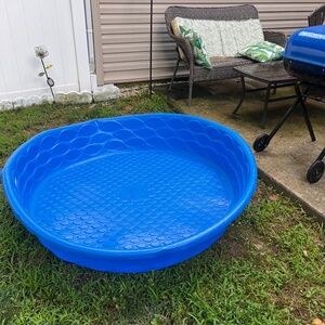 Plastic pool